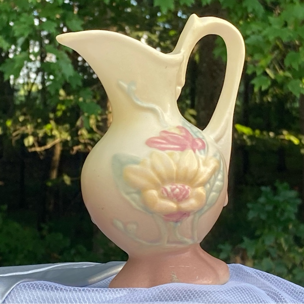 Beautiful Vintage Hull Magnolia Ewer!